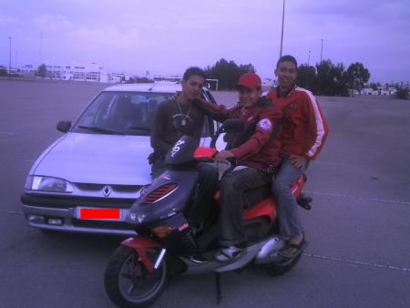 c moi et mon ami achraf et mon cousin issam